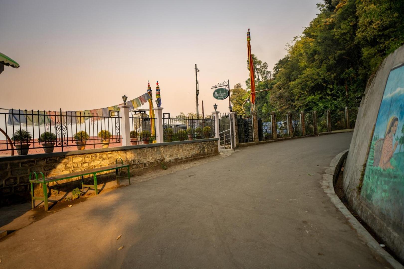 Muscatel Nirvana - At The Mall Road Darjeeling  Exterior foto